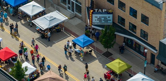 3. Hit three distinct shopping districts