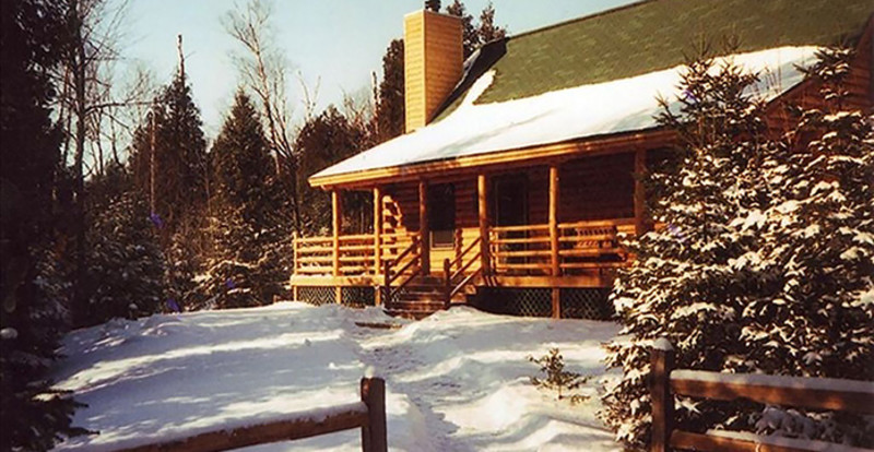 18. Sunrise Shores Log Cabin, Sturgeon Bay